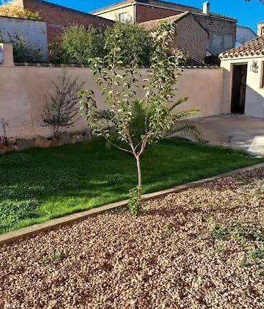 Mandres. Casa Con Jardin Y Piscina. Proximo A Puy Du Fou.