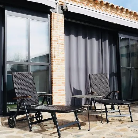 Mandres. Casa Con Jardin Y Piscina. Proximo A Puy Du Fou. Apartamento