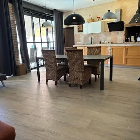 Mandres. Casa Con Jardin Y Piscina. Proximo A Puy Du Fou. Apartamento *